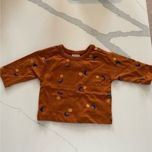 Hanna Andersson Brown Shirt with Blue and Gold Accents